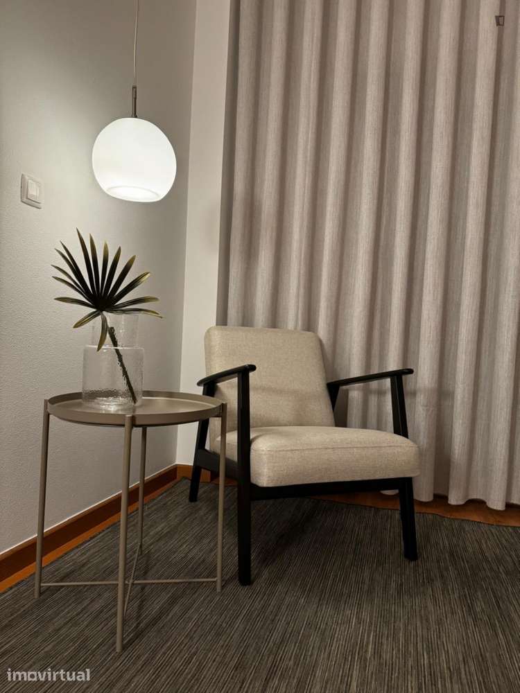 Quarto - localizado em Lisbon - Grande imagem: 4/12