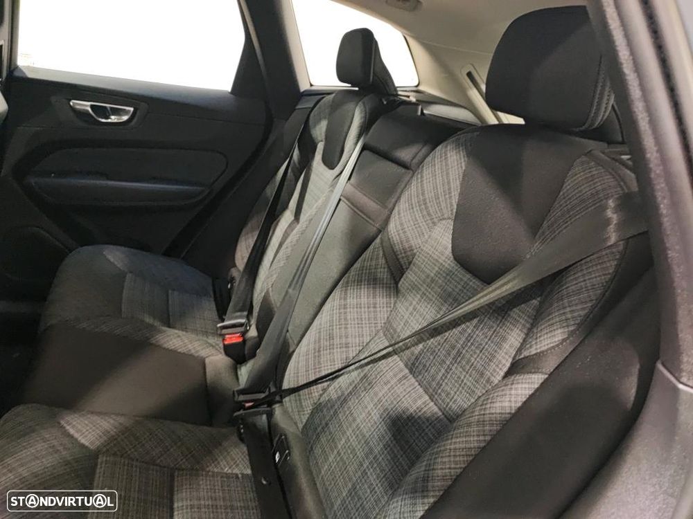 Volvo XC 60 2.0 B4 Core - 8