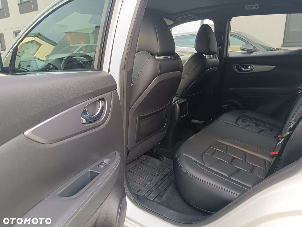 Nissan Qashqai 1.6 DCi TEKNA+ - 14