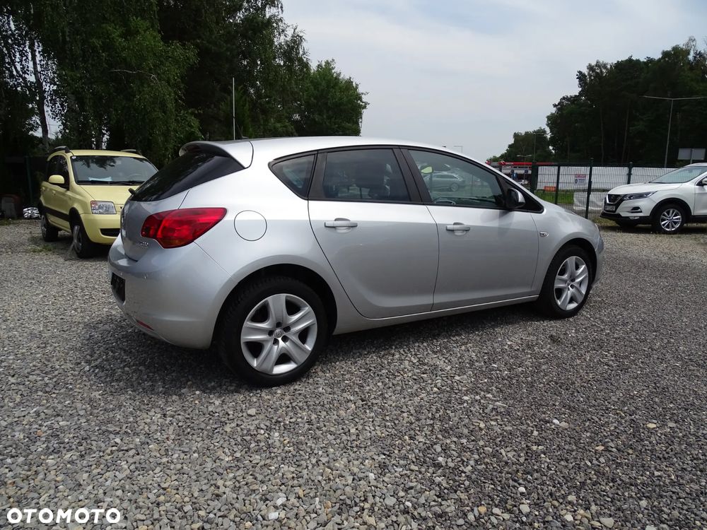 Opel Astra 1.4 Turbo Style - 11