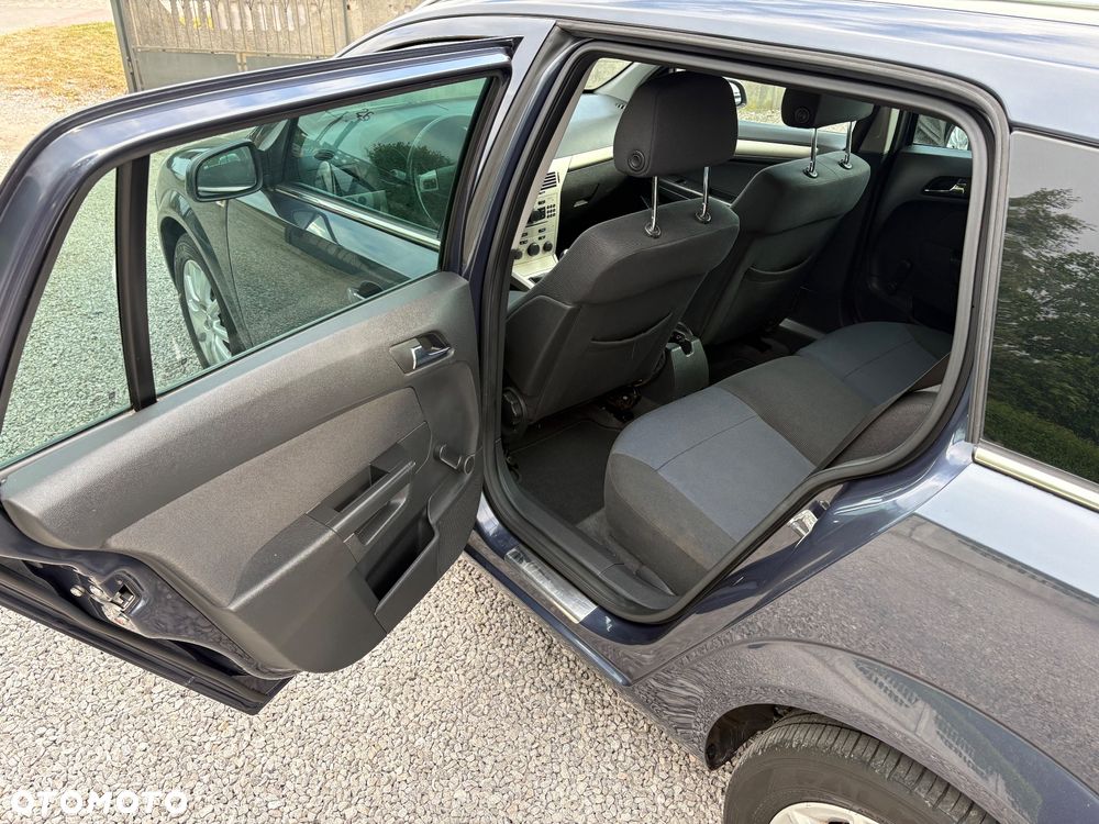 Opel Astra 1.6 Design Edition - 23