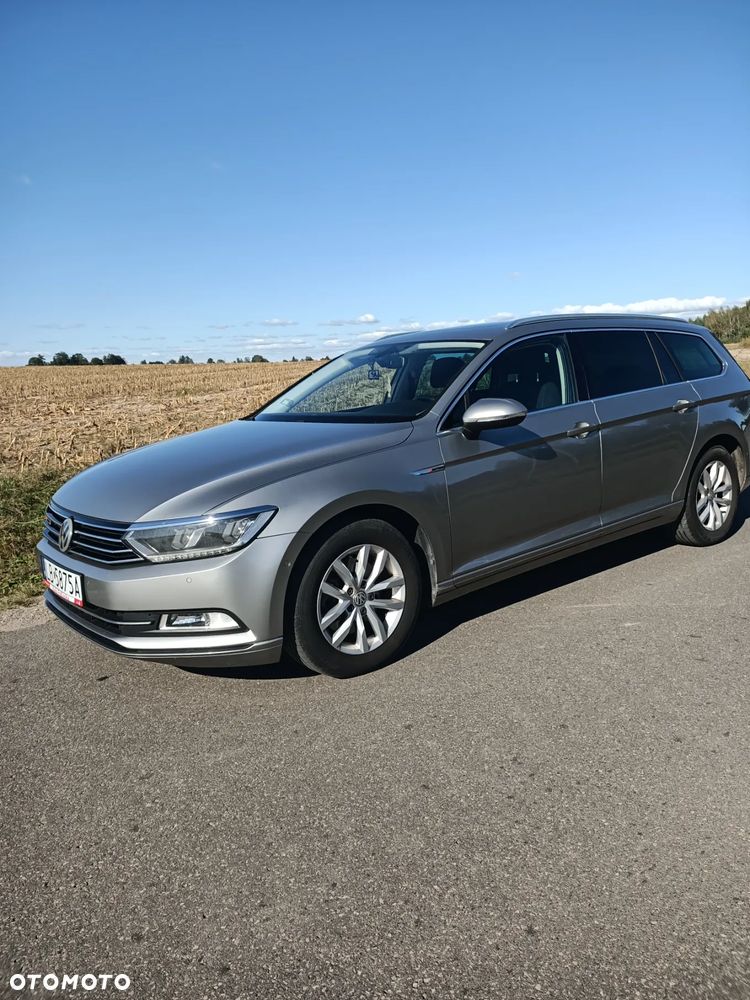 Volkswagen Passat - 1