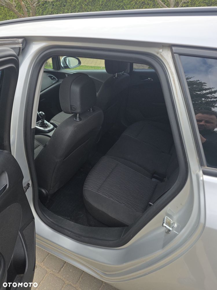 Opel Astra 1.6 D Start/Stop Business - 12