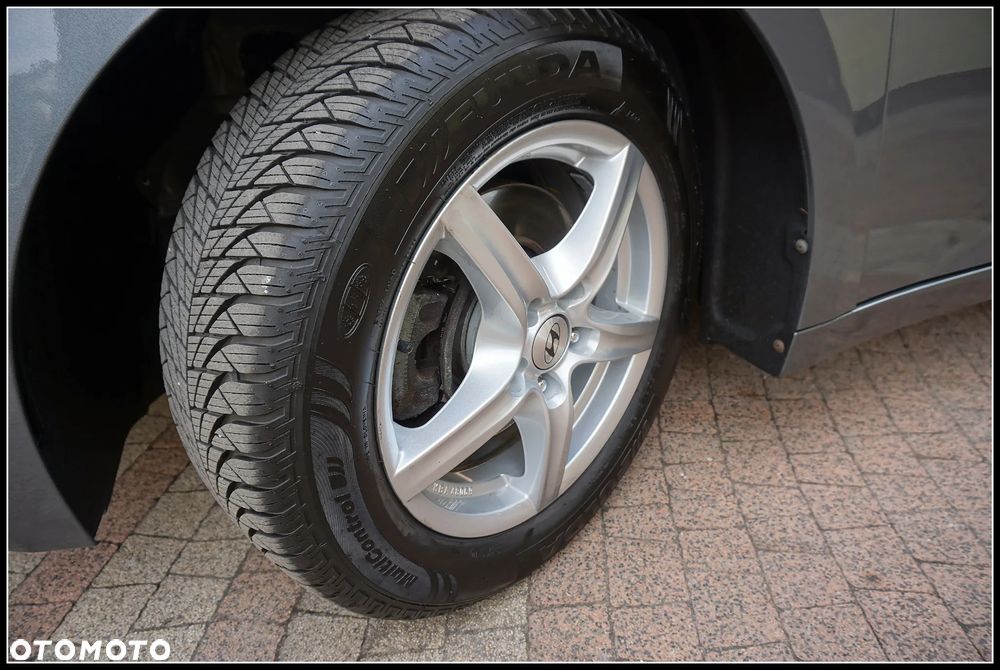 Hyundai i40 1.6 GDI Comfort + - 24