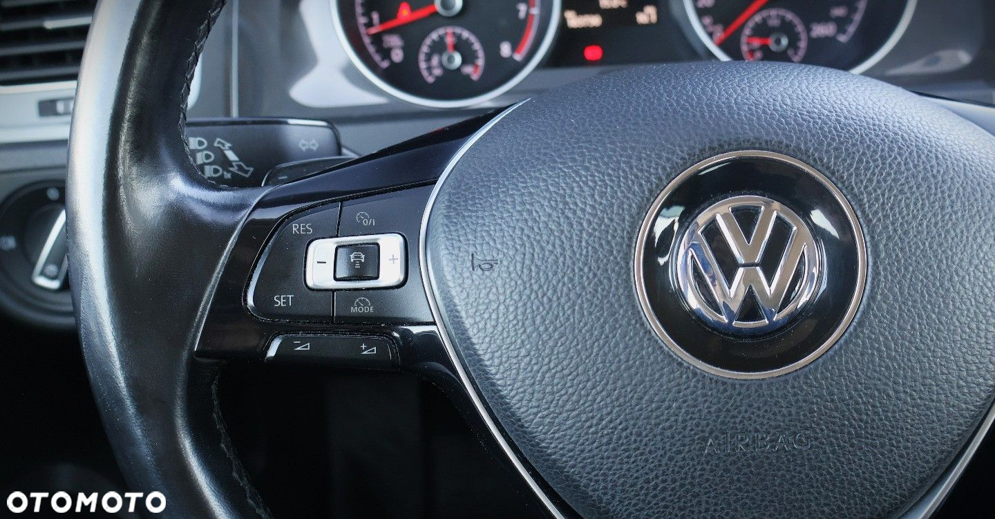 Volkswagen Golf - 20