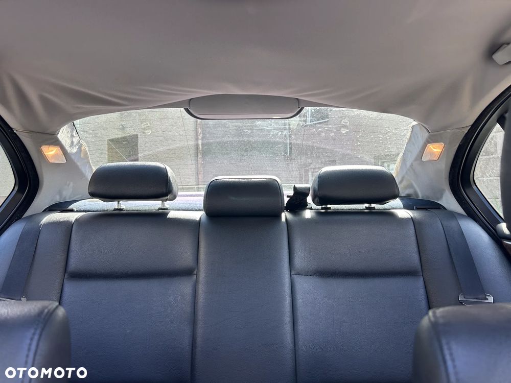 BMW Seria 3 - 25