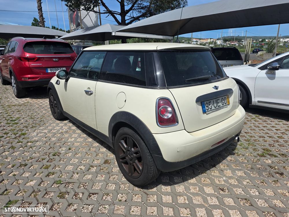 MINI 3 Portas Cooper D - 4