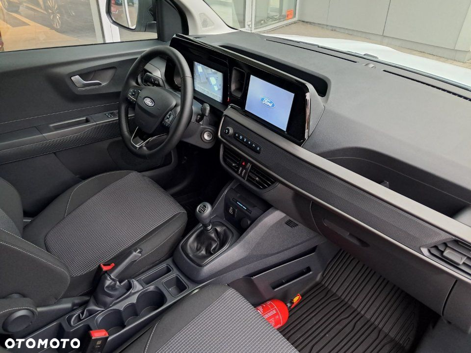 Ford Transit Courier - 14