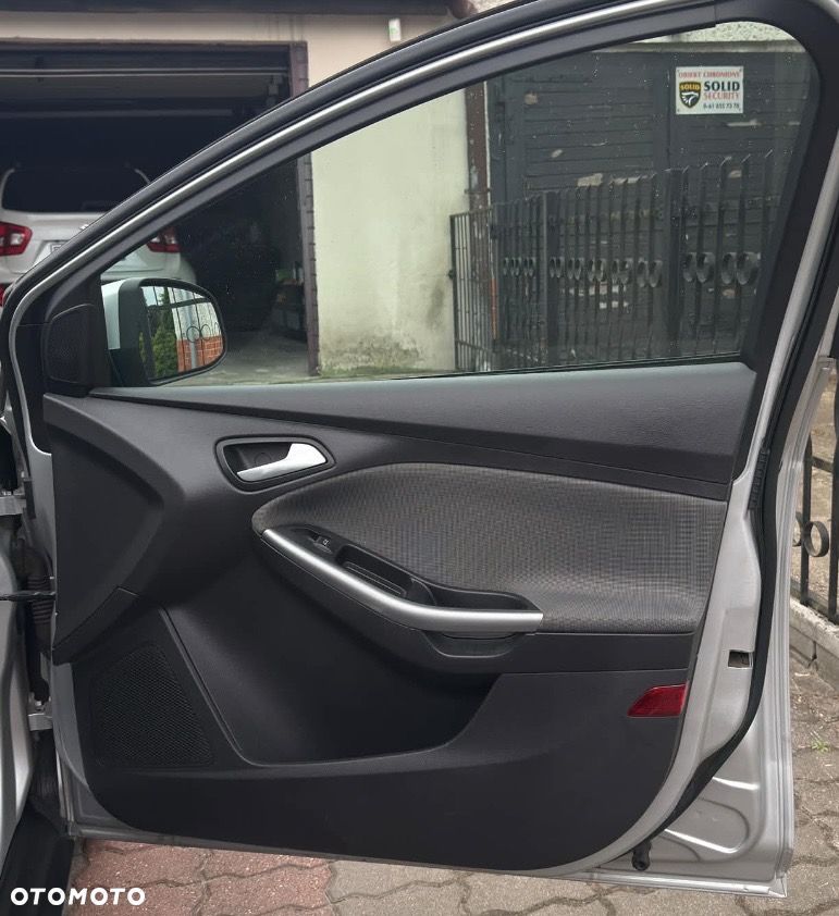 Ford Focus 1.6 Trend Sport - 16