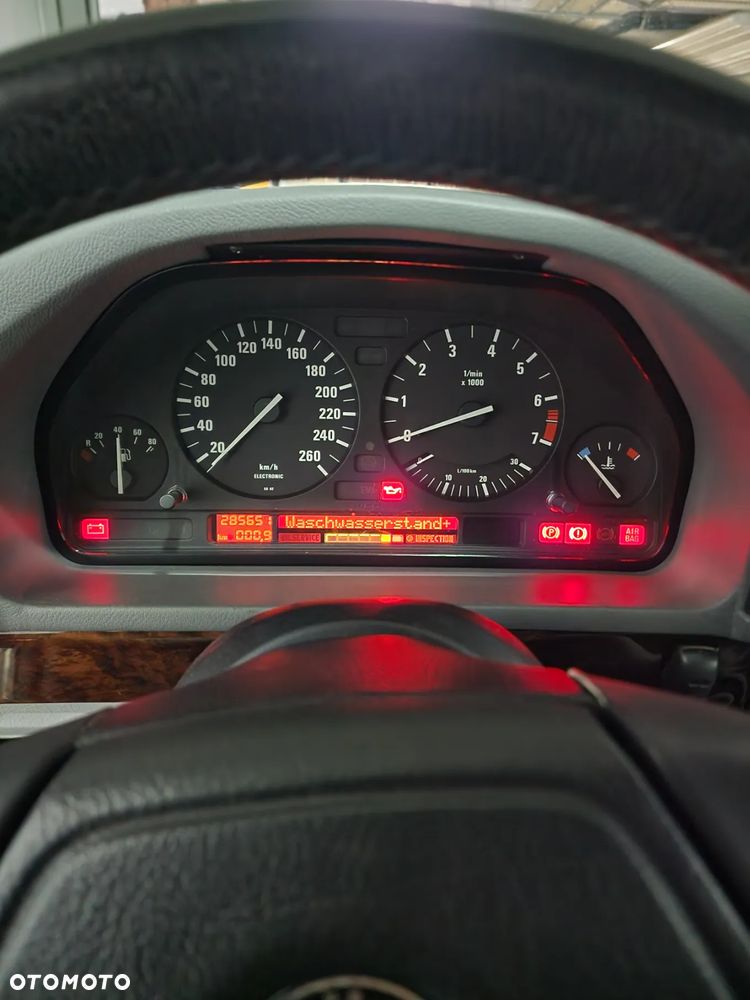 BMW Seria 5 540i - 24