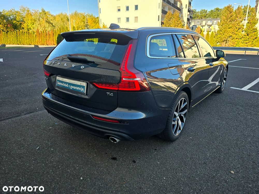 Volvo V60 T4 Momentum Pro - 3