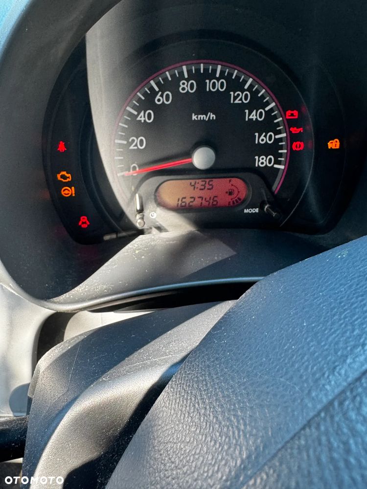 Nissan Pixo - 9