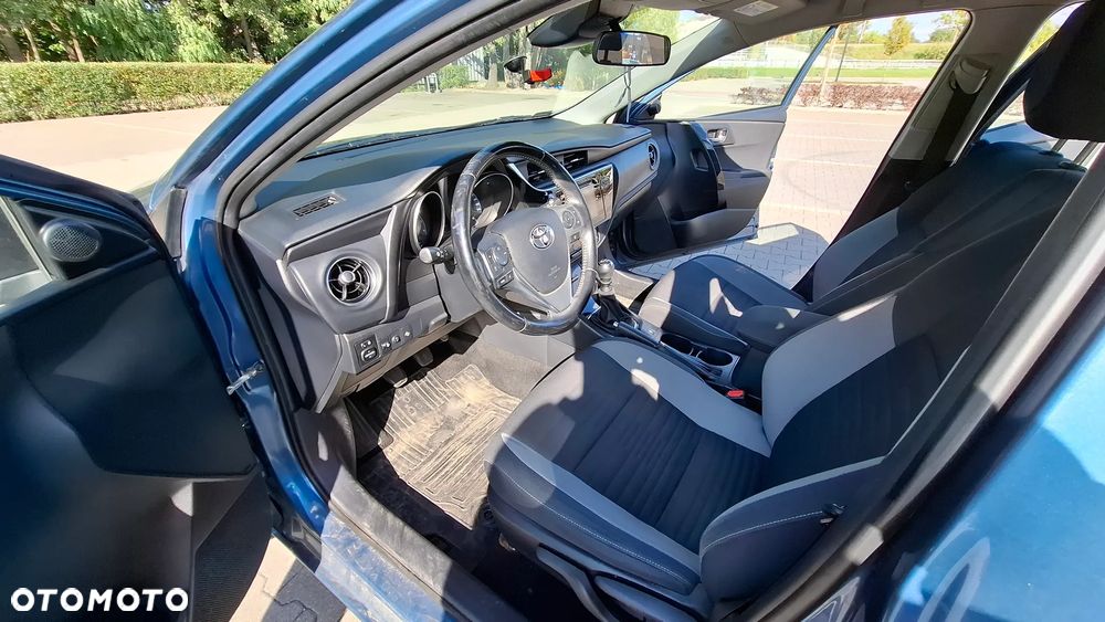 Toyota Auris 1.6 Premium - 12