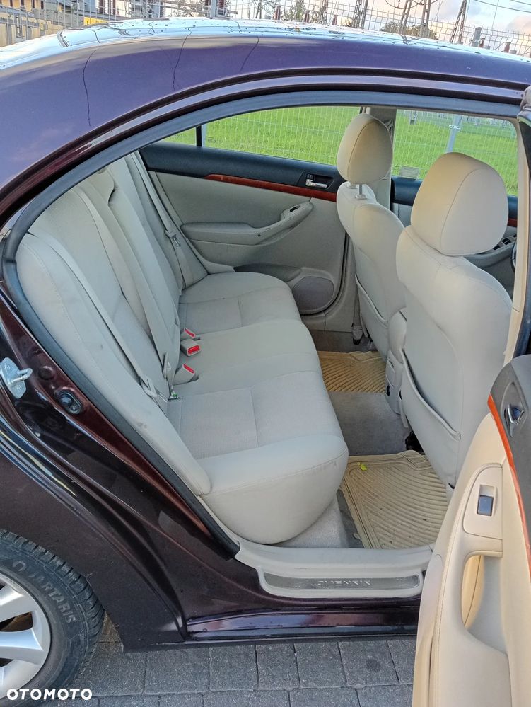 Toyota Avensis 2.2 D-4D Prestige Platinium - 21
