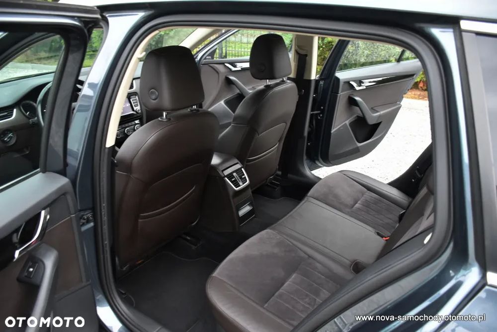 Skoda Octavia 2.0 TDI 4x4 L&K DSG - 27