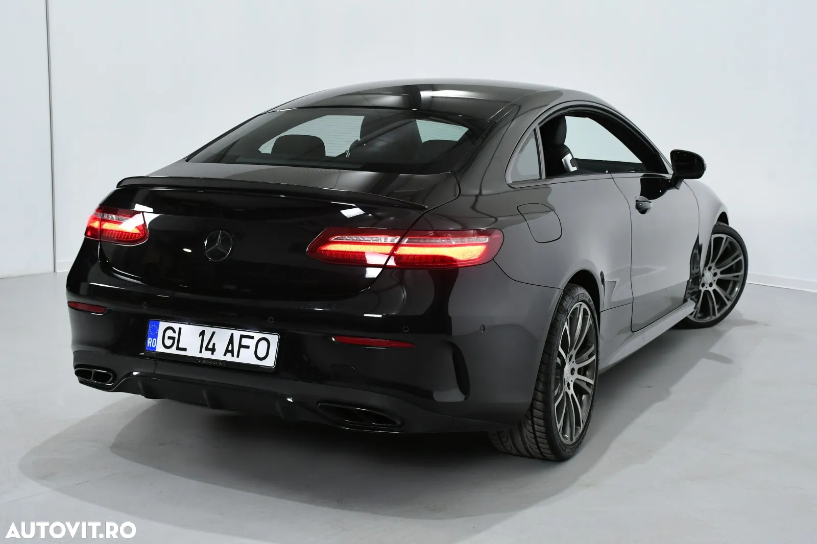 Mercedes-Benz E 200 Coupe 9G-TRONIC AMG Line - 16