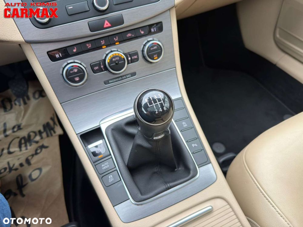 Volkswagen Passat - 29