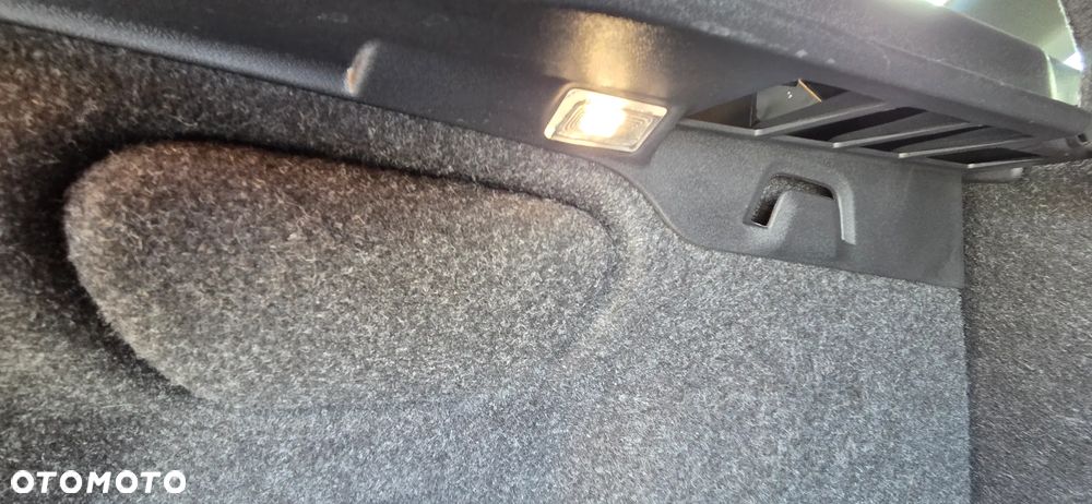 Volvo V40 T3 Drive-E Momentum - 30