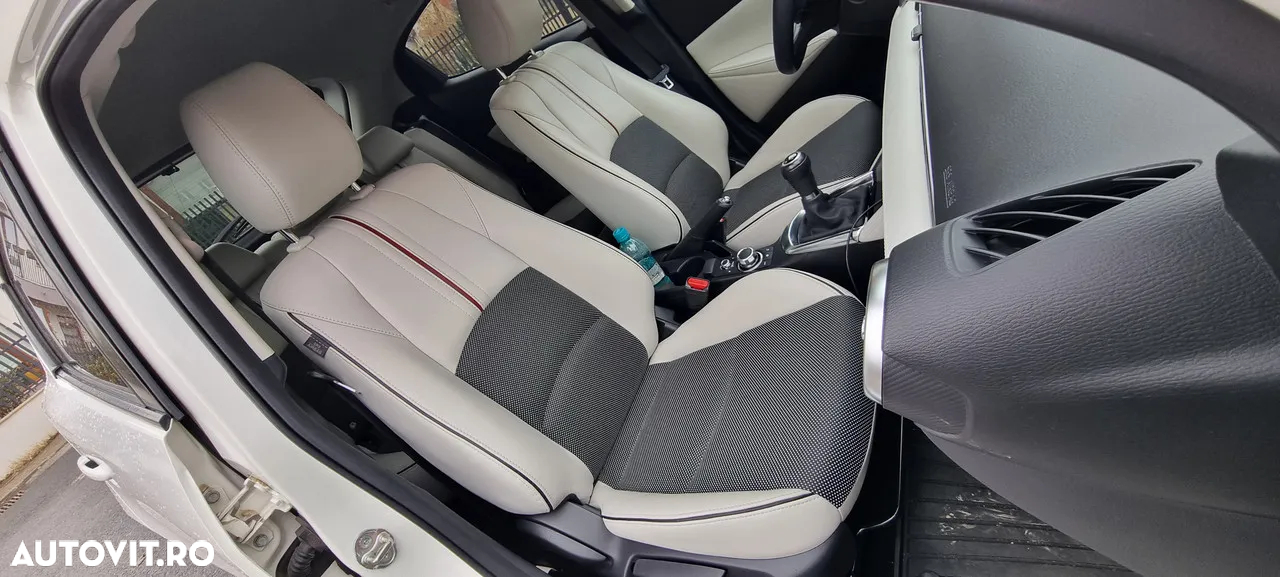 Mazda 2 G115 Revolution Top - 9