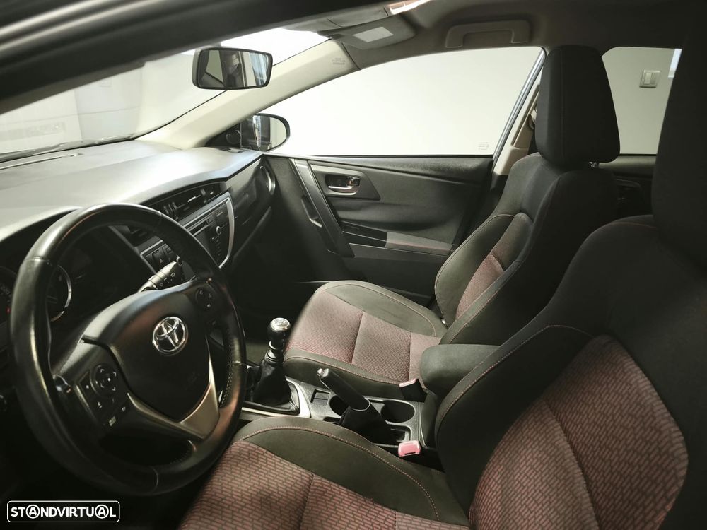 Toyota Auris Touring Sports 1.4 D-4D Active - 8