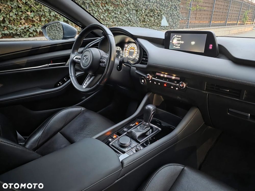 Mazda 3 2.0 mHEV Hikari - 16