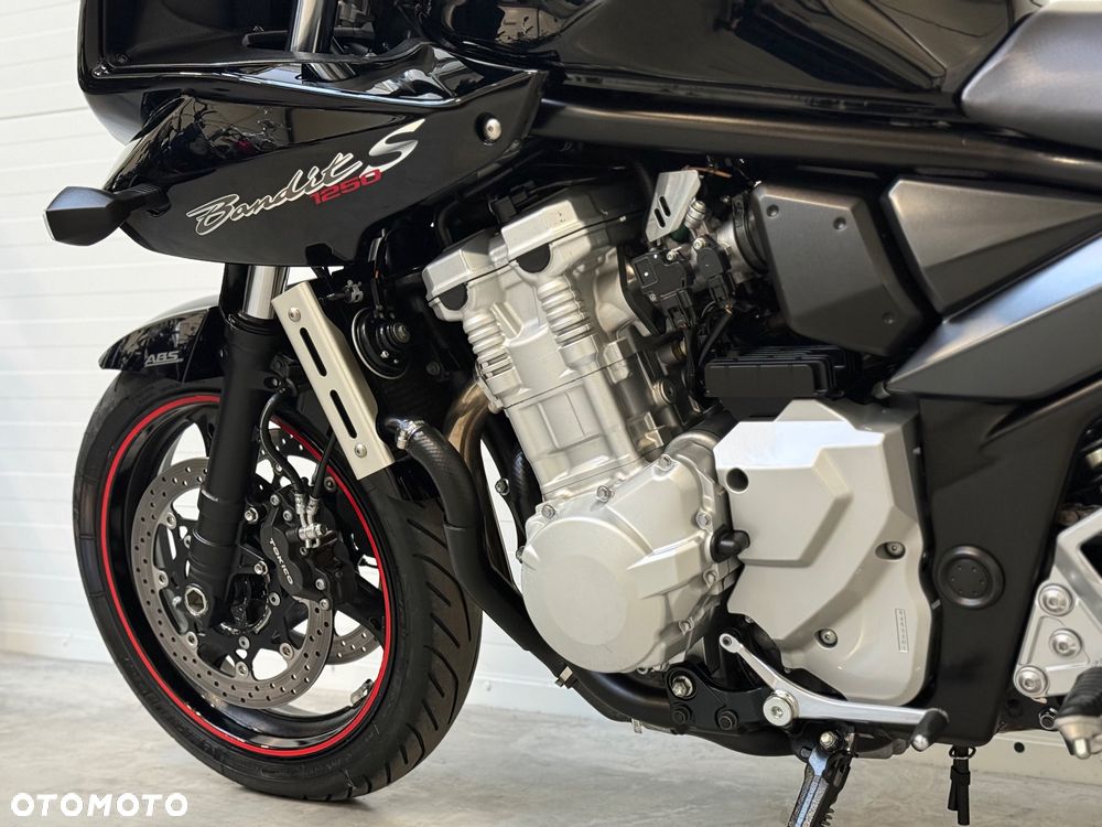 Suzuki Bandit - 33