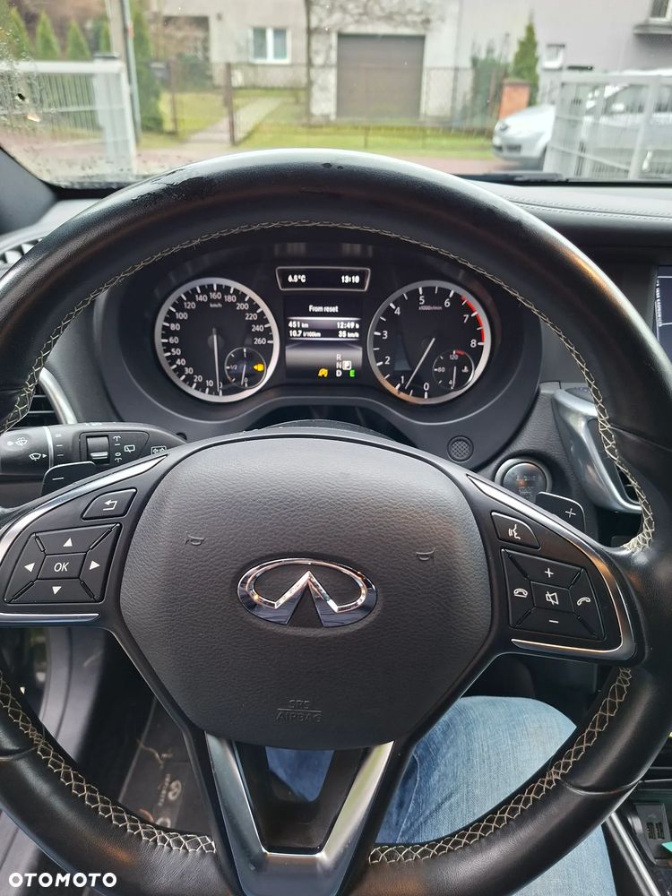 Infiniti Q30 2.0t Sport 7DCT - 6