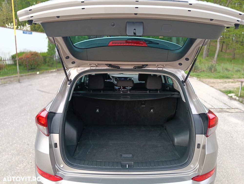 Hyundai Tucson blue 1.7 CRDi 2WD DCT Style - 24