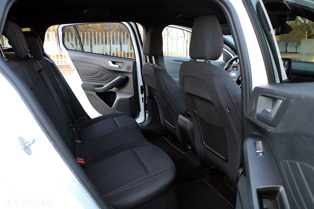 Ford Focus 1.0 EcoBoost Hybrid ST-LINE DESIGN - 21