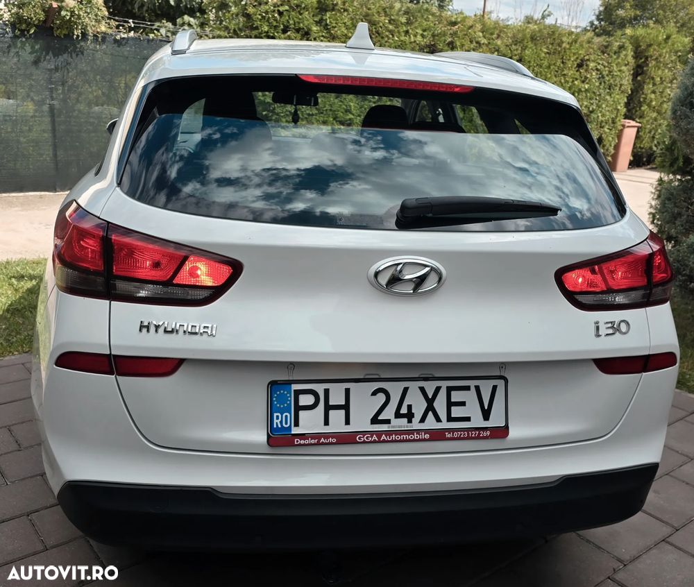 Hyundai i30 blue Kombi 1.6 CRDi Style - 16