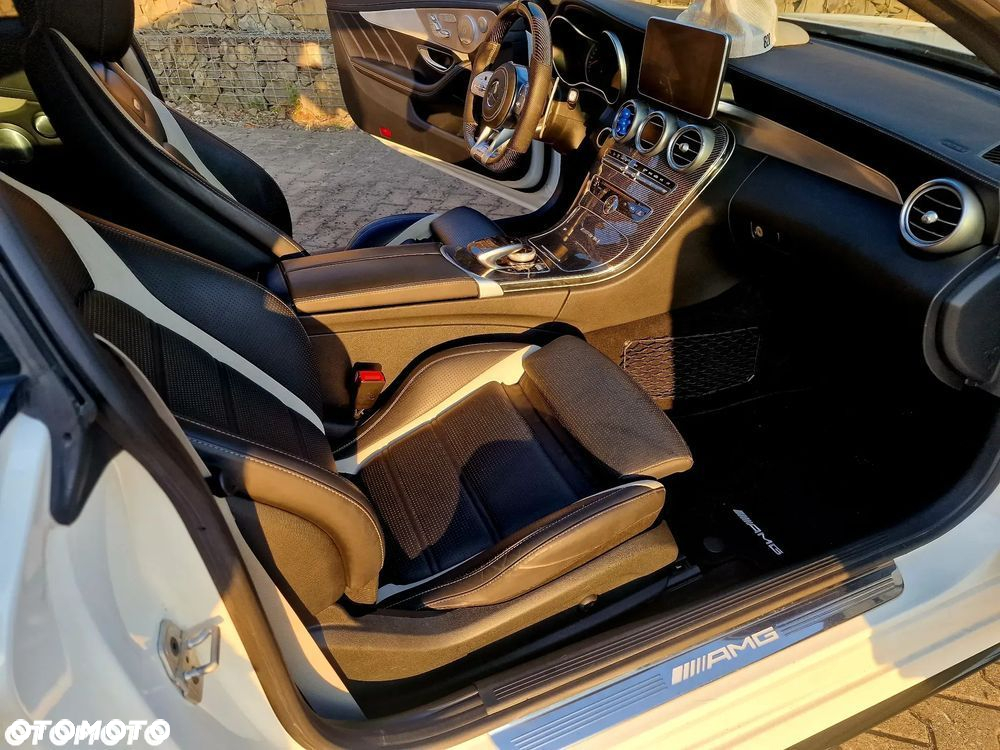 Mercedes-Benz Klasa C AMG 63 Coupe S AMG Speedshift 7G-MCT - 25