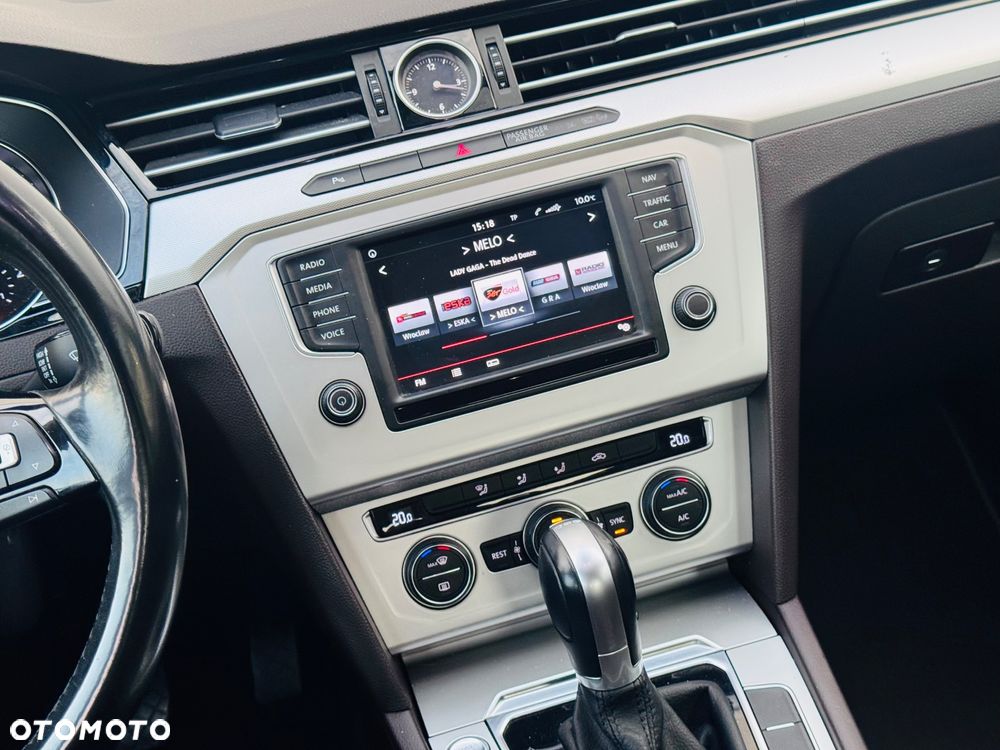 Volkswagen Passat 1.8 TSI BMT Comfortline DSG - 29