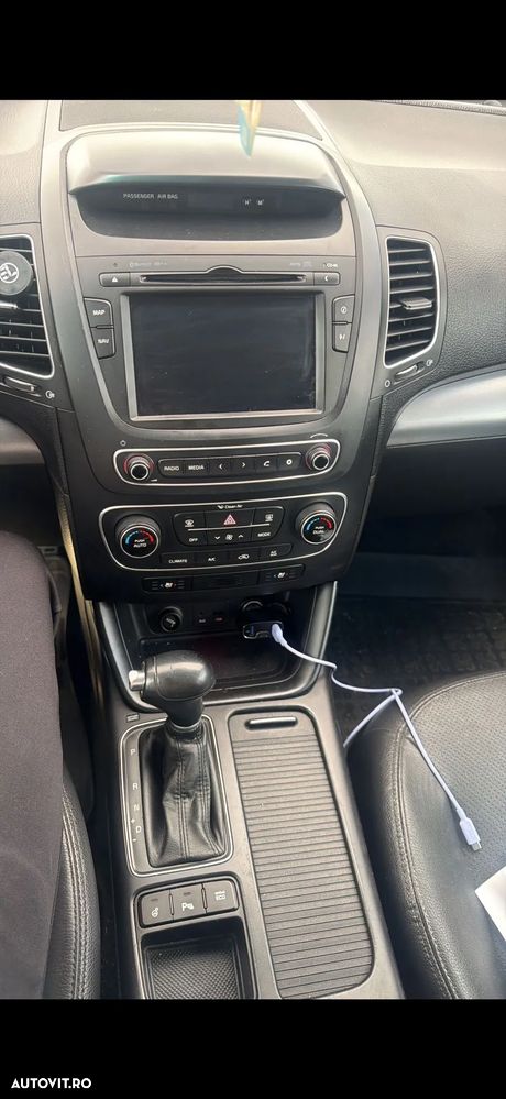 Kia Sorento 2.2 DSL 4x4 Aut. Executive - 8