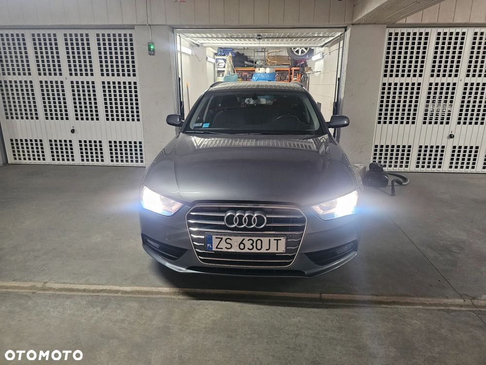 Audi A4 Avant 2.0 TDI DPF Ambiente - 20
