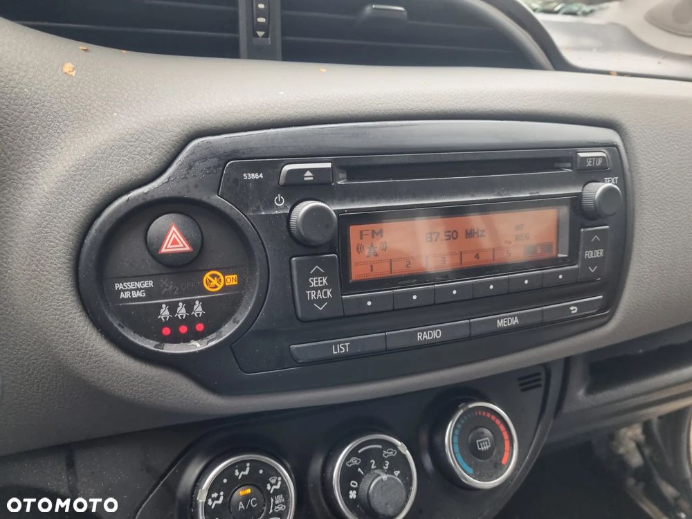 TOYOTA YARIS III 14-20 2016 r. 5D LIFT radioodtwarzacz radioodbiornik radio - 2