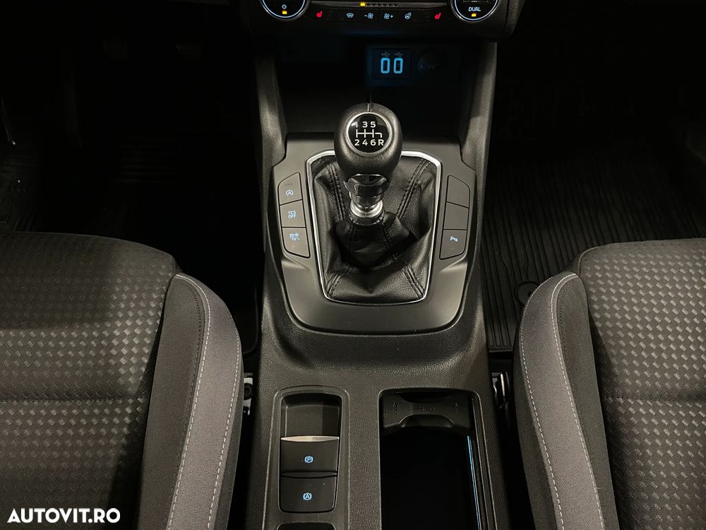 Ford Focus 1.0 EcoBoost Trend Edition - 26
