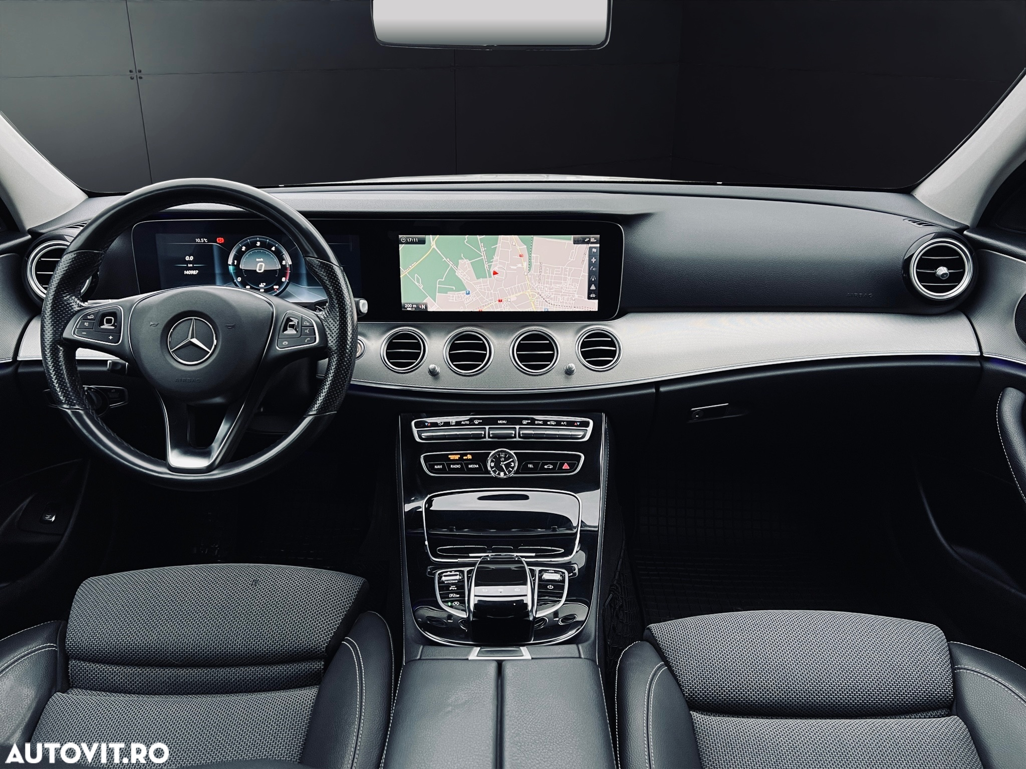 Mercedes-Benz E - 10