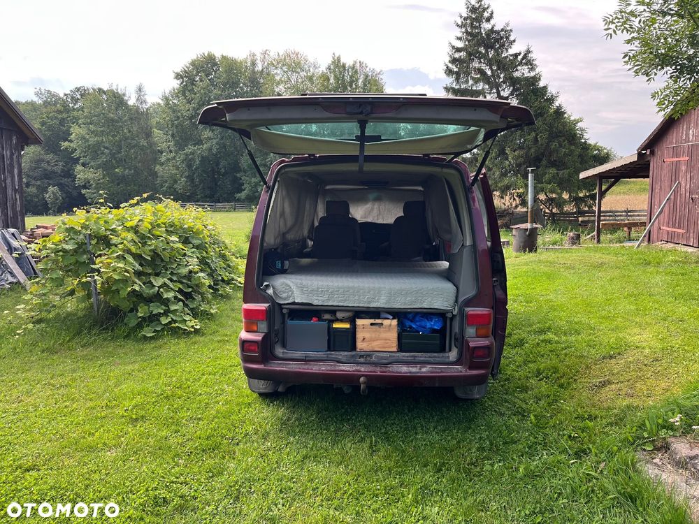 Volkswagen Multivan - 10