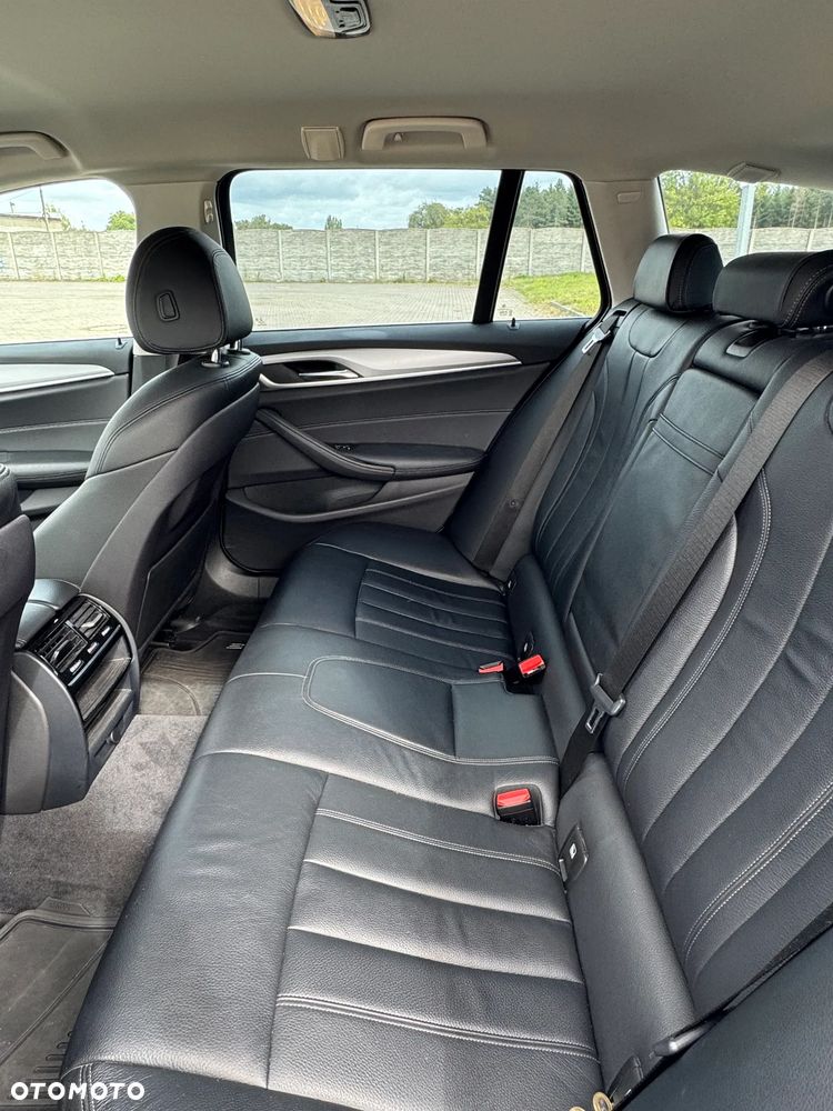 BMW Seria 5 530i xDrive - 11