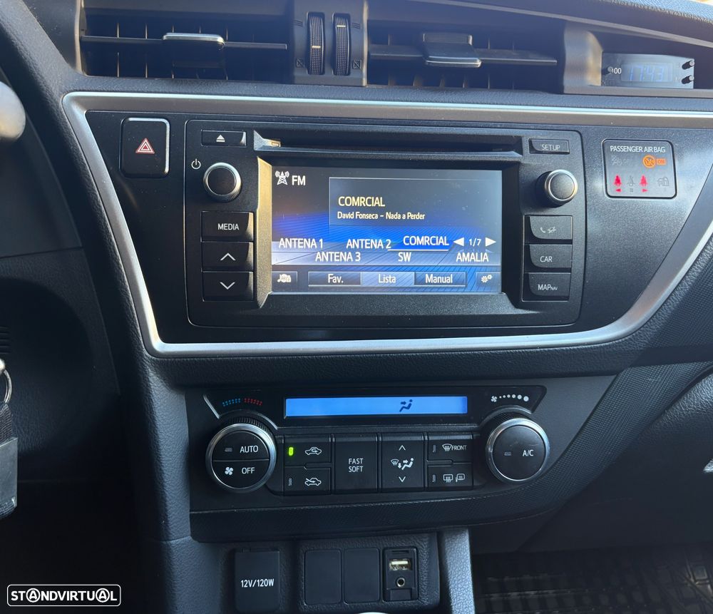 Toyota Auris Touring Sports 1.4 D-4D C.+P.Techo+P.Sport - 23