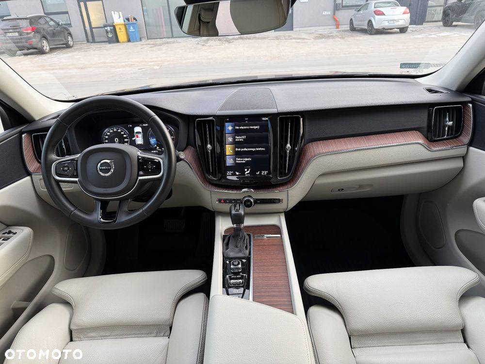 Volvo XC 60 D4 Momentum - 13
