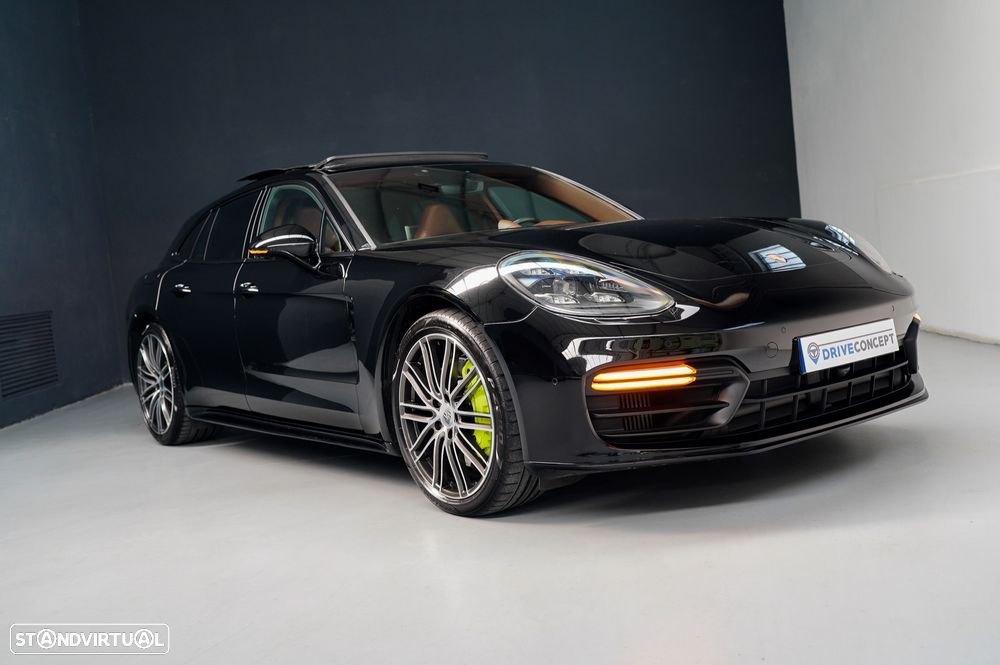 Porsche Panamera Sport Turismo 4 E-Hybrid - 18