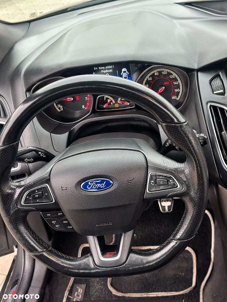 Ford Focus 2.0 EcoBoost ST mit Leder-Sport-Paket - 34