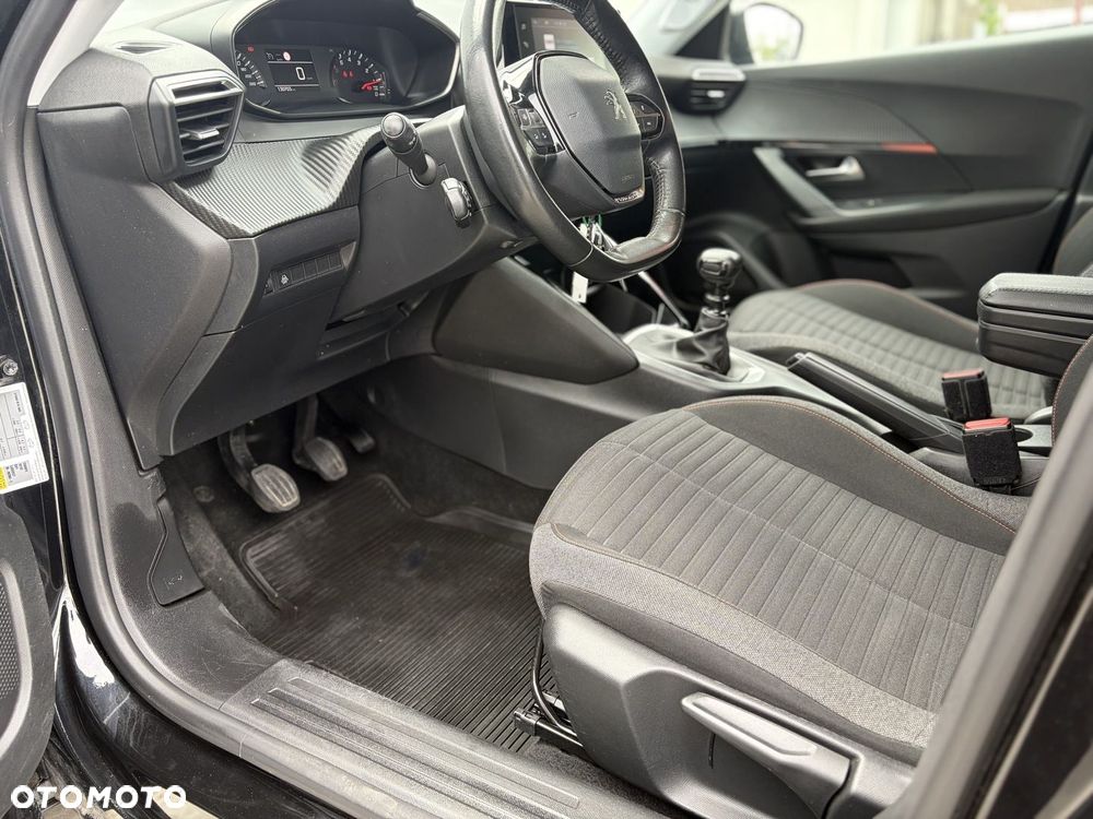 Peugeot 2008 - 12