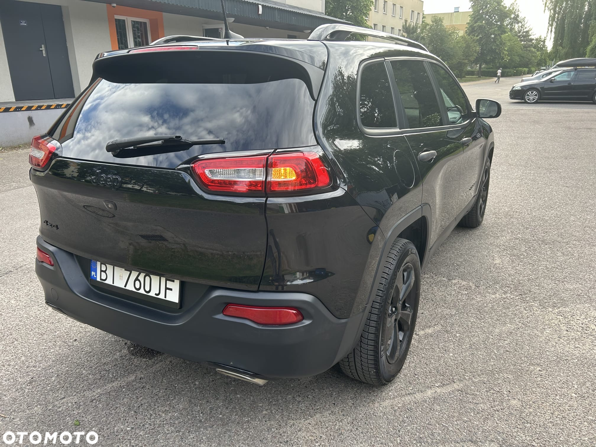 Jeep Cherokee - 13