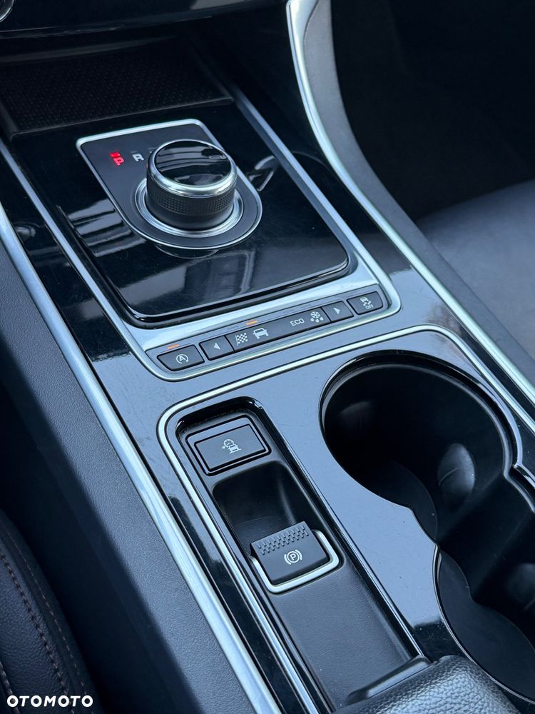 Jaguar XE 2.0 D R-Sport - 31