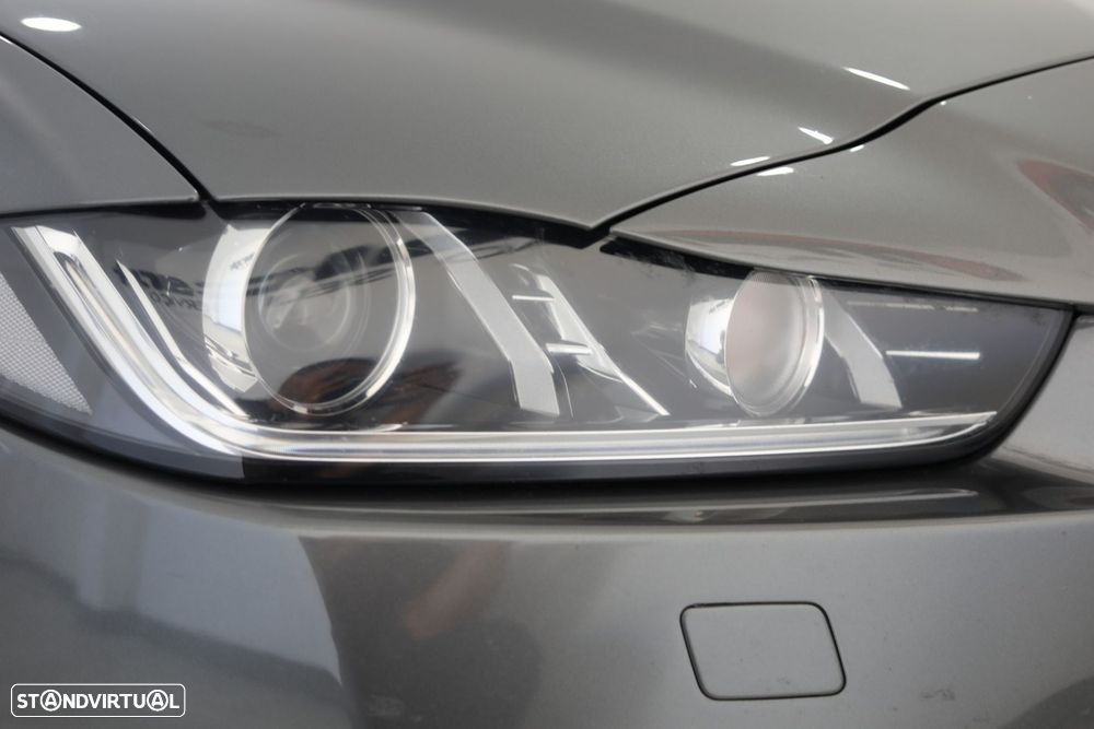 Jaguar XE 2.0 D R-Sport Aut. - 41