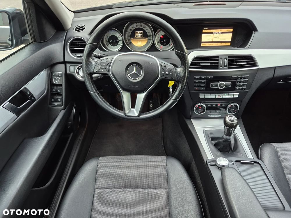 Mercedes-Benz Klasa C 180 BlueEFFICIENCY Avantgarde - 23