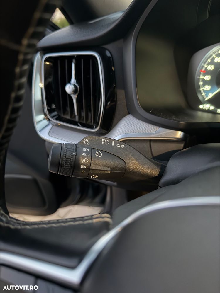 Volvo S60 T4 R-Design - 24