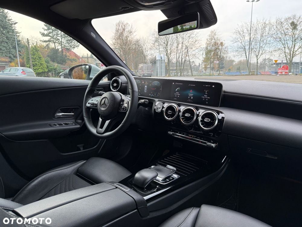 Mercedes-Benz Klasa A 180 d 7G-DCT - 24